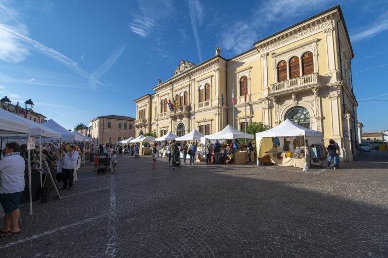 Mercatini in P.za Matteotti